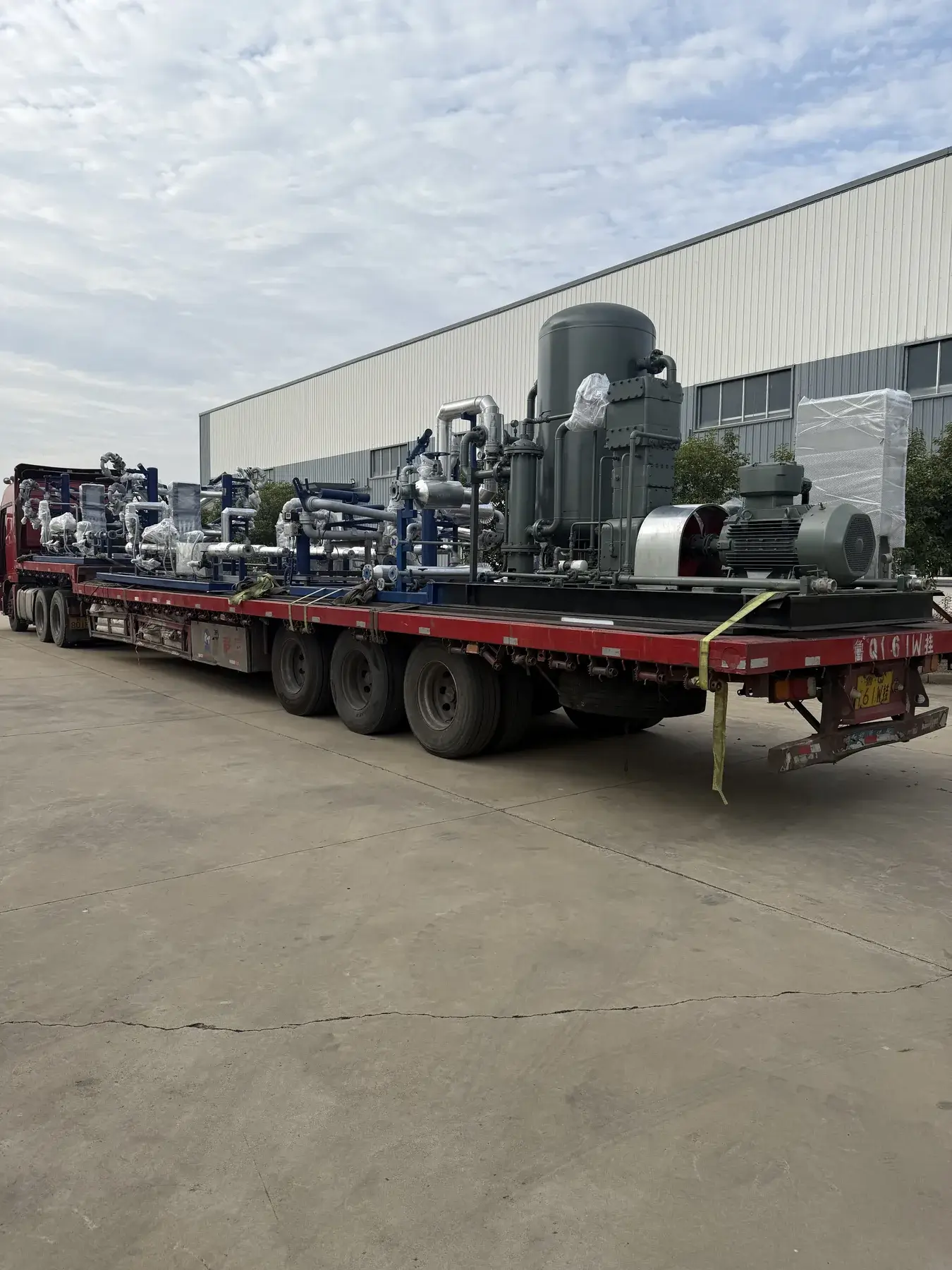 Loading equipment shipment and project delivery